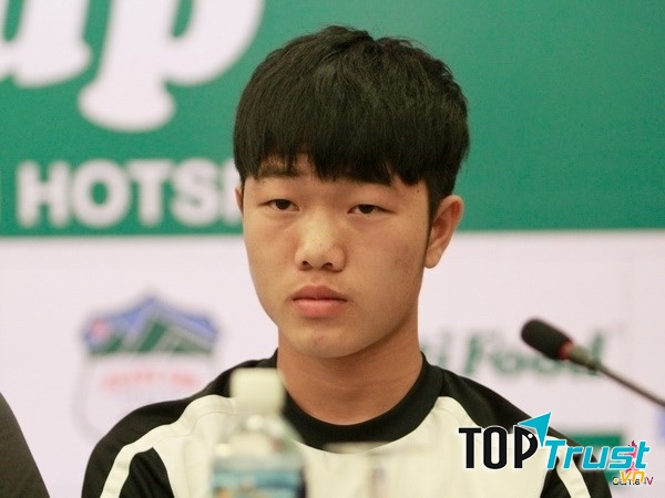 Tiền vệ Lương Xuân Trường, số áo 14