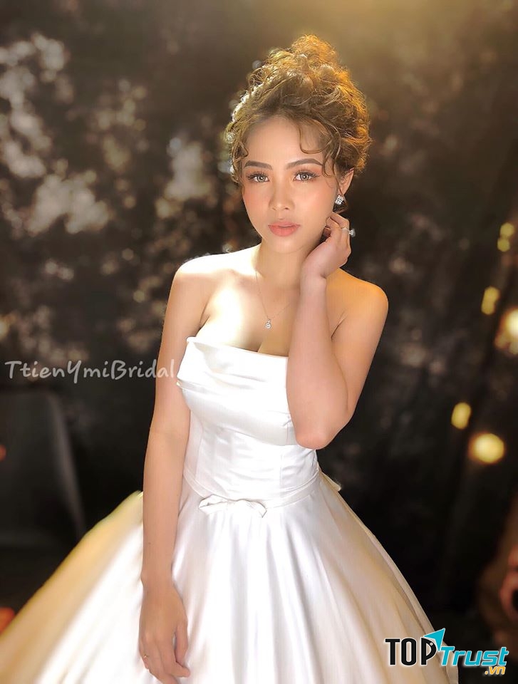 Bạn sẽ được hướng dẫn cách đi, cách đứng, cách biểu cảm… để cho ra những tấm hình đẹp nhất.