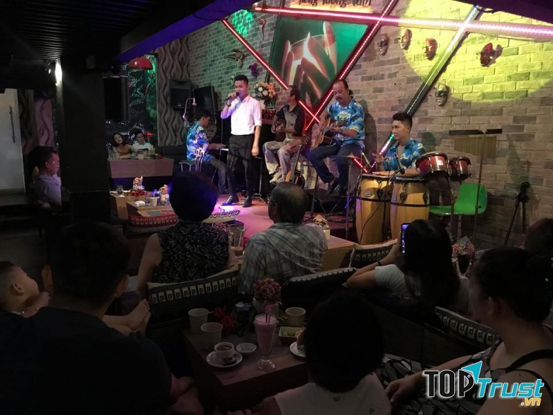Cuối tuần tại phòng trà