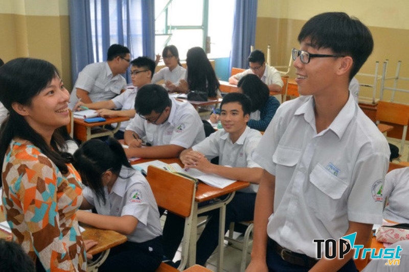 Đặt câu hỏi với học sinh gây ồn ào để cho học sinh tập trung (ảnh minh họa)