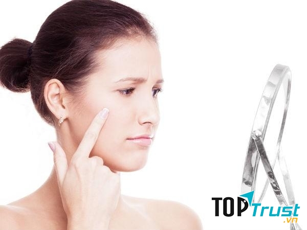 Biết cách xử lý vùng da bị mụn đúng cách