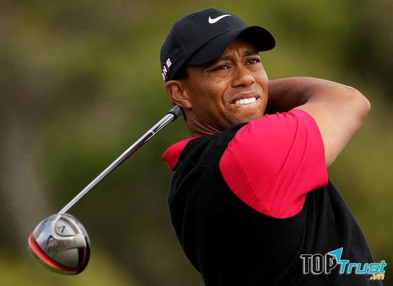 Bản hợp đồng với Nike giúp Tiger Woods trở nên giàu có
