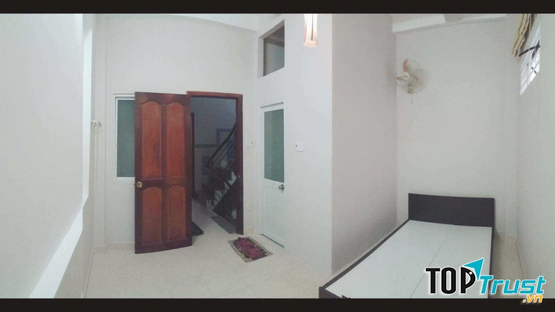 Đối với những bạn tân sinh viên, kinh tế phụ thuộc vào gia đình cho nên không thể ở một mình một phòng