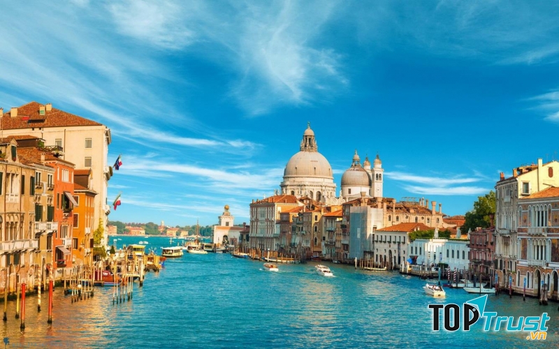 Tìm hiểu các địa điểm nên đến tại Italia