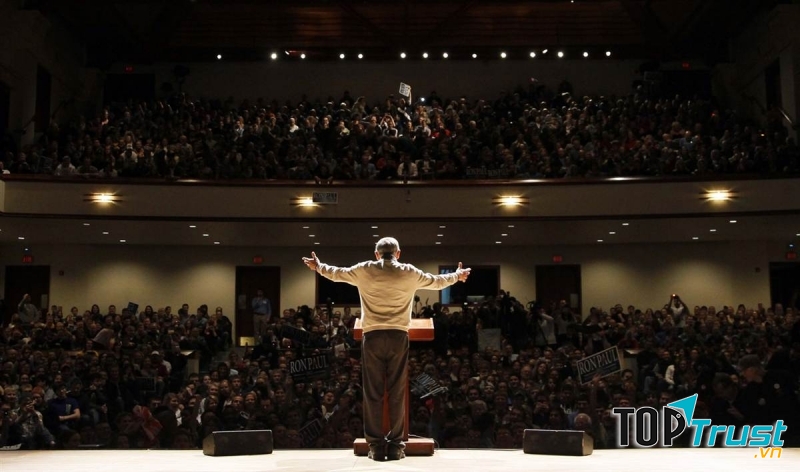 Hãy thử tưởng tượng rất đông khán giả hưởng ứng với bài thuyết trình của bạn