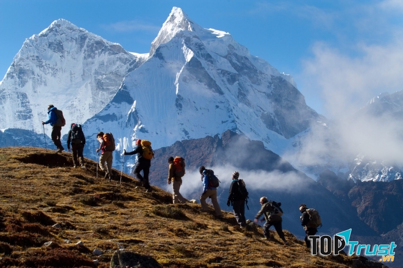 Cho dù bạn là người có nhiều năm kinh nghiệm thì vẫn không được thực hiện leo núi một mình