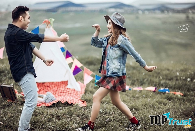 Cô ấy luôn muốn dành thời gian cho bạn nhiều hơn