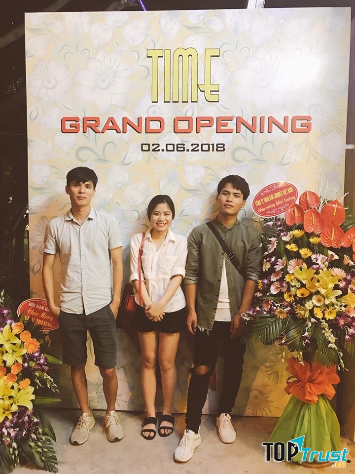 Khai trương Time – Tea - ông chủ Vũ Đức và bạn bè