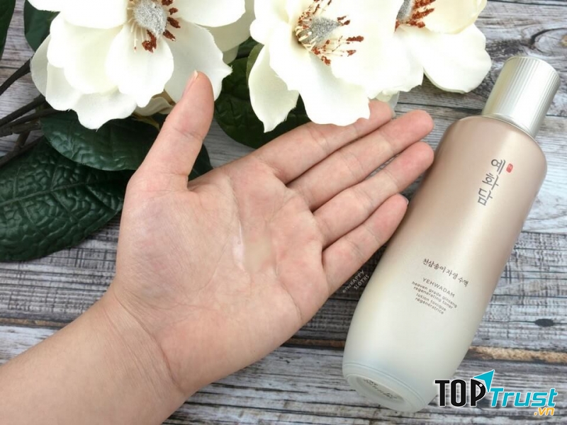 Tinh chất The Face Shop Yehwadam Heaven Grade Ginseng Regenerating Serum