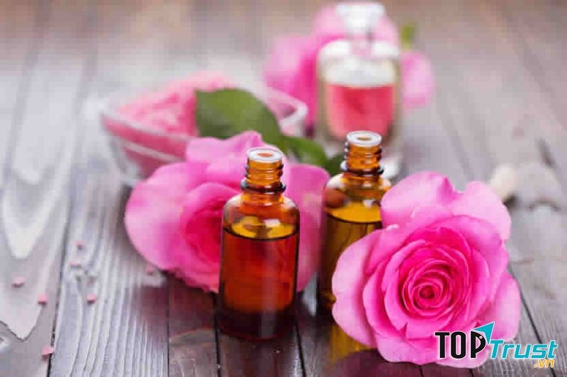 Tinh dầu phong lữ