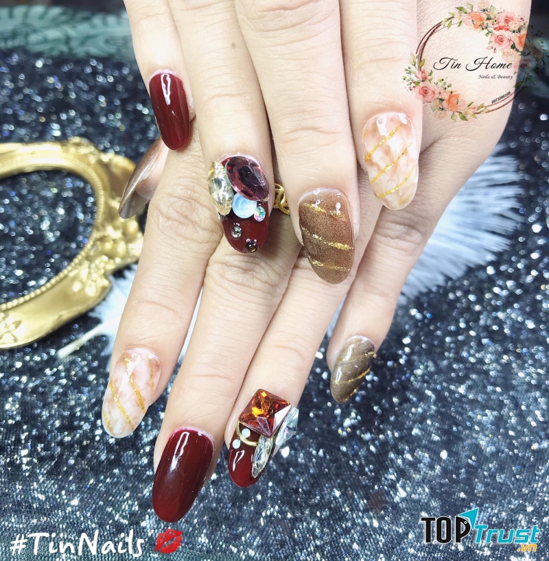 TinHome Nail & Beauty