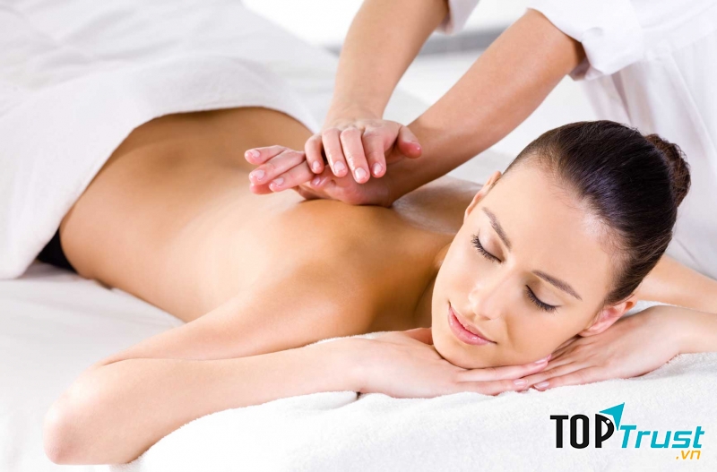 Tinispa cũng là một trong các spa có tiếng tại Huế với dịch vụ massage thư giãn cơ thể xóa tan mệt mỏi, căng thẳng.