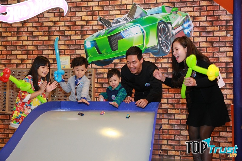 TiNiWorld Aeon Long Biên