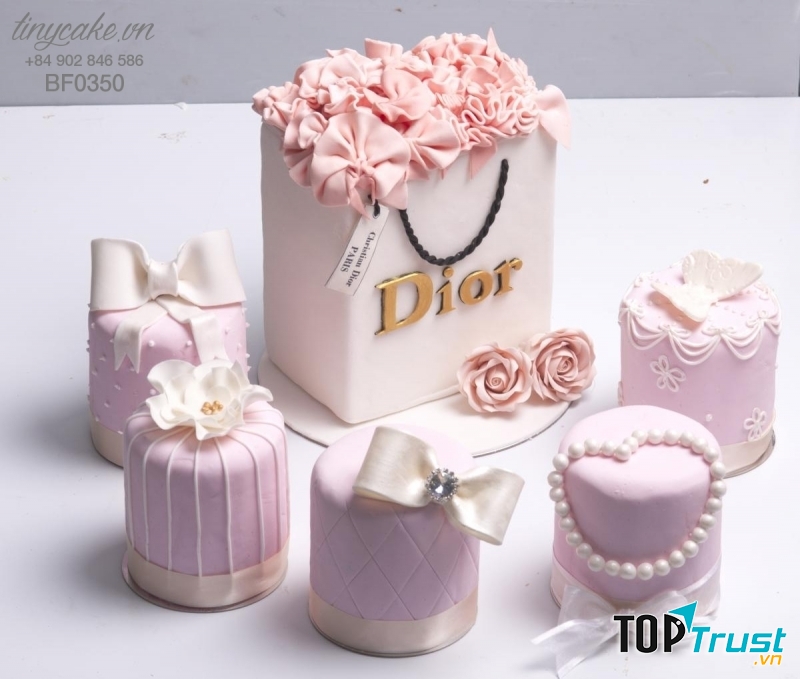 Chiếc bánh Dior sang trọng, quý phái
