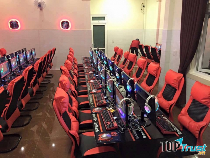 Titan E-Sports Center
