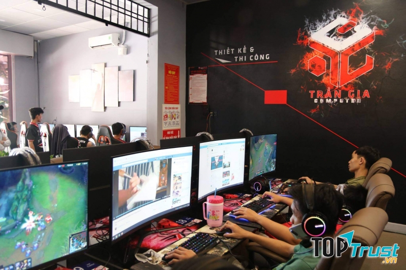 Titan E-Sports Center