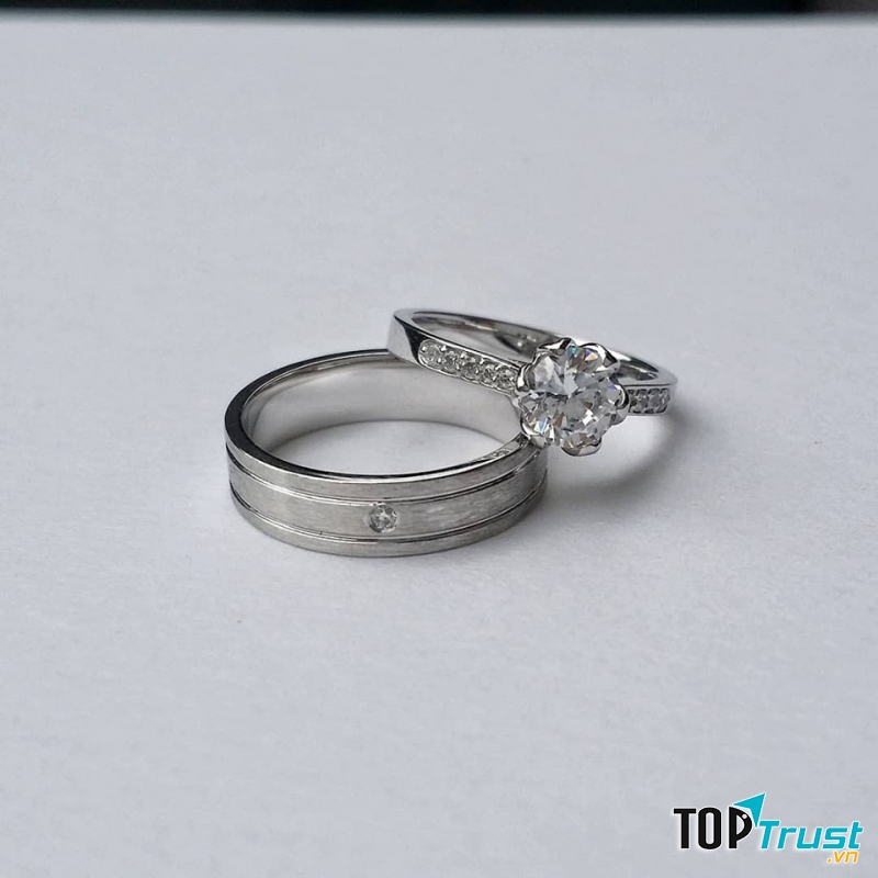 Nhẫn đôi là một trong những sản phẩm trang sức được đặt nhiều nhất tại shop