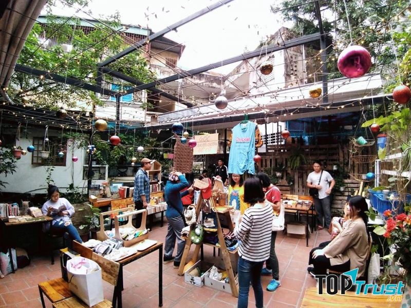 Tổ Chim Xanh - Bluebirds' Nest