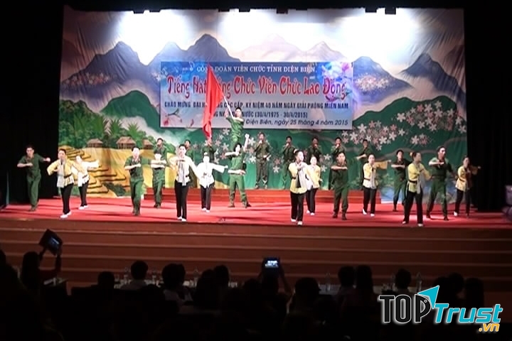 Giao lưu văn nghệ, tiếng hát của những người cán bộ công nhân viên chức