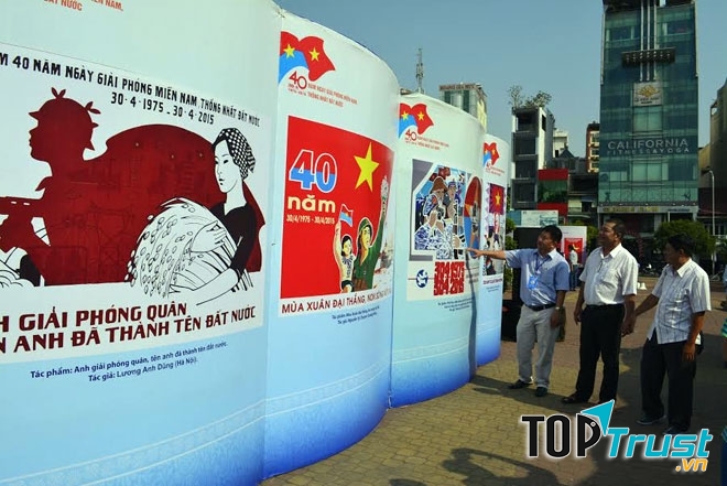 Triển lãm tranh ảnh