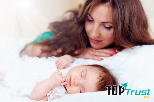 Cùng vui đùa trong tiệc ngủ.