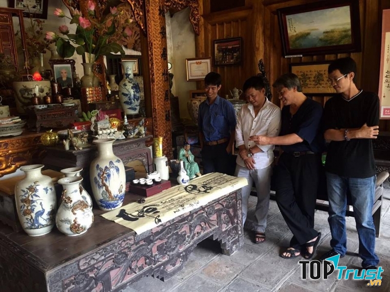 Tô Thanh Sơn là nghệ nhân ưu tú của nghề gốm Bát Tràng - Gia Lâm - Hà Nội.