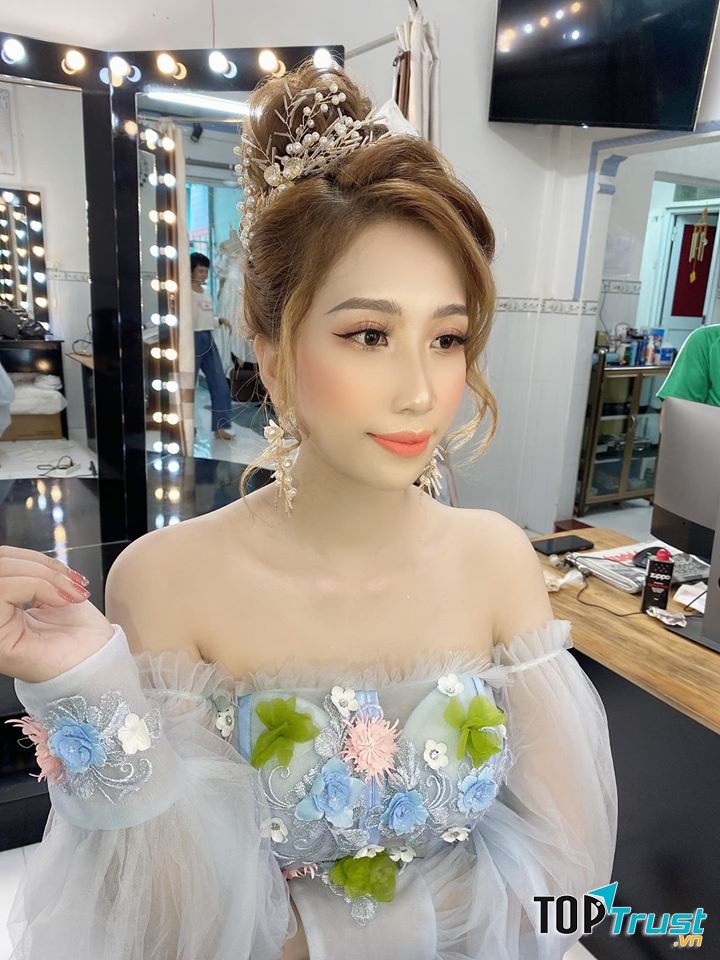 Tô Vũ make up