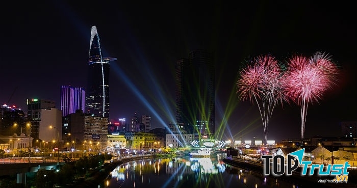 Ngắm giao thừa ở tòa nhà Bitexco