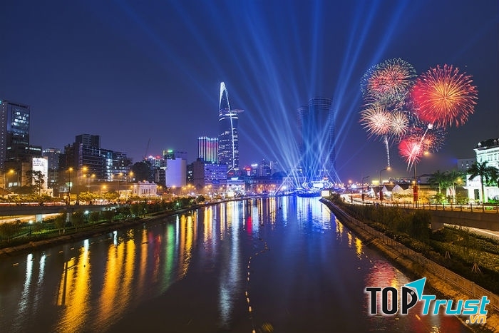 Chúng ta sẽ ngắm được cả Sài Gòn trong đêm giao thừa