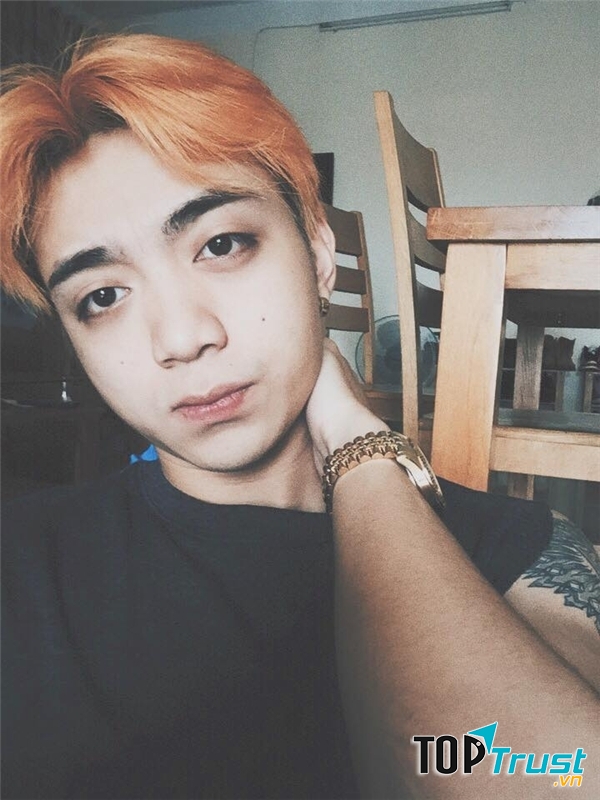 Mà các thần tượng ở Việt Nam cũng vô cùng hào hứng với mốt tóc này.