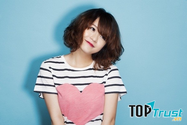 Tóc bob xoăn nhẹ theo phong cách Hàn Quốc cực kỳ đẹp