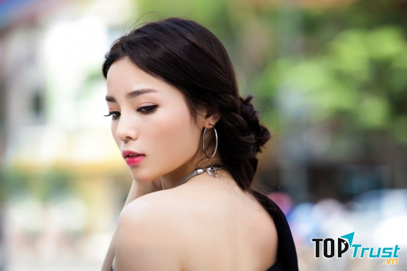 Kiểu tóc búi thấp giúp các nàng trở nên xinh đẹp