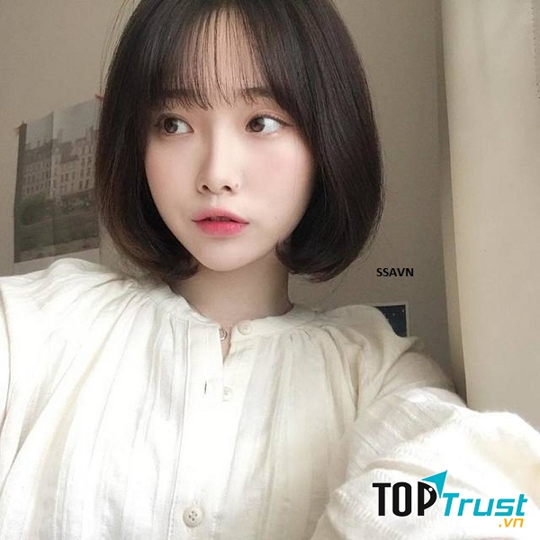 Tóc ngắn cụp đuôi