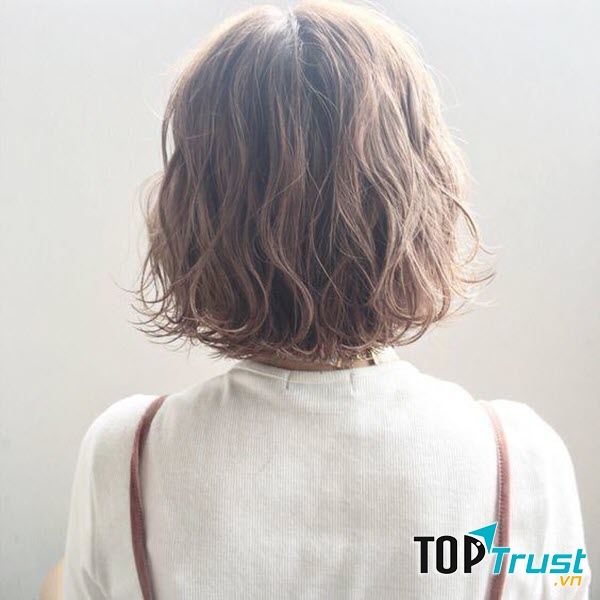 Đây cũng là một biện pháp cho những cô nàng tóc mỏng tăng dộ dày của mái tóc đáng kể