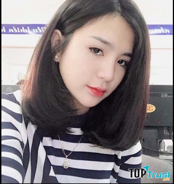 Tóc ngang vai uốn phồng