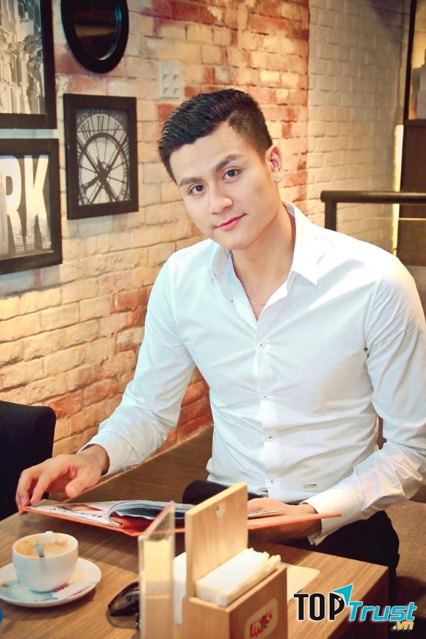 Pomadour là kiểu tóc giành cho các chàng trai hướng đến sự thanh lịch và quí phái.