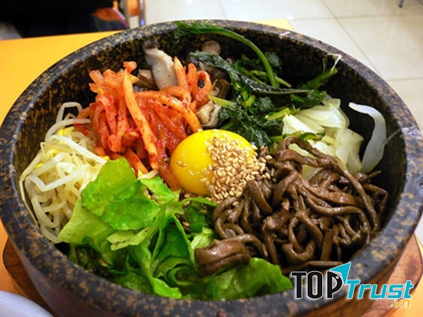 Món cơm trộn thơm ngon của Quán Tokbokki