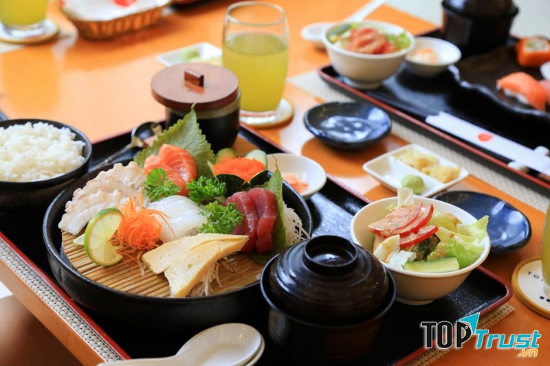 Món ăn tại nhà hàng