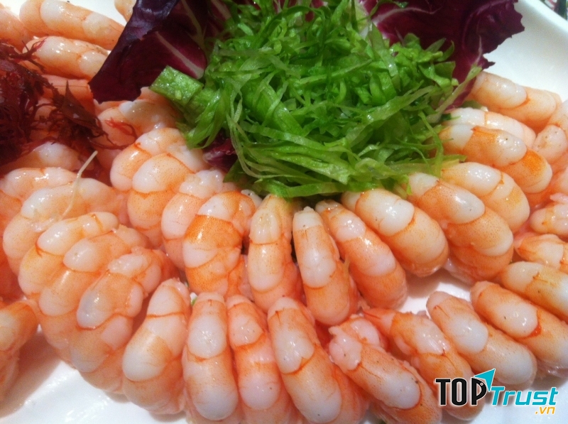Tôm là thực phẩm giàu protein.