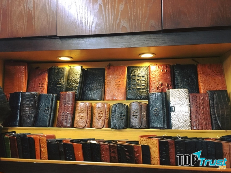 Ví da cá sấu Toma