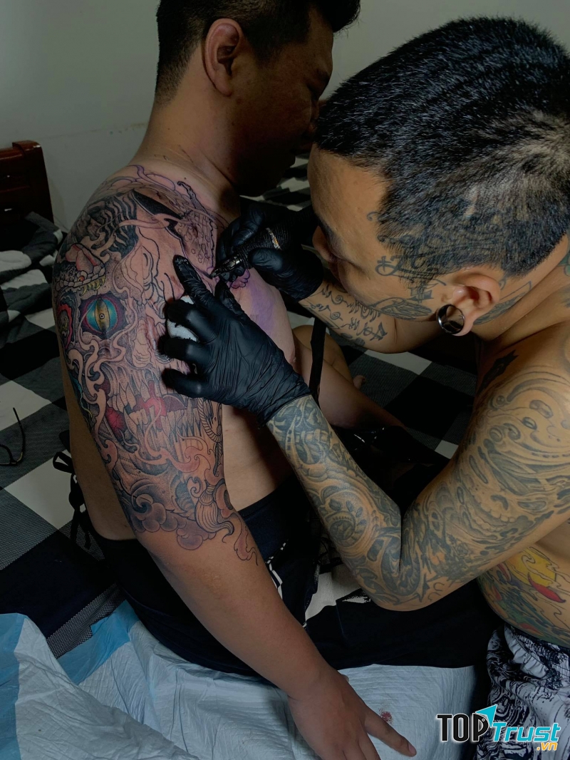 Tomakiet Tattoo
