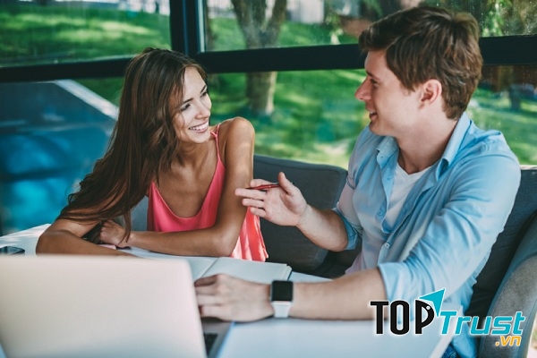 Bạn cần tôn trọng bạn trai của mình về mọi mặt.