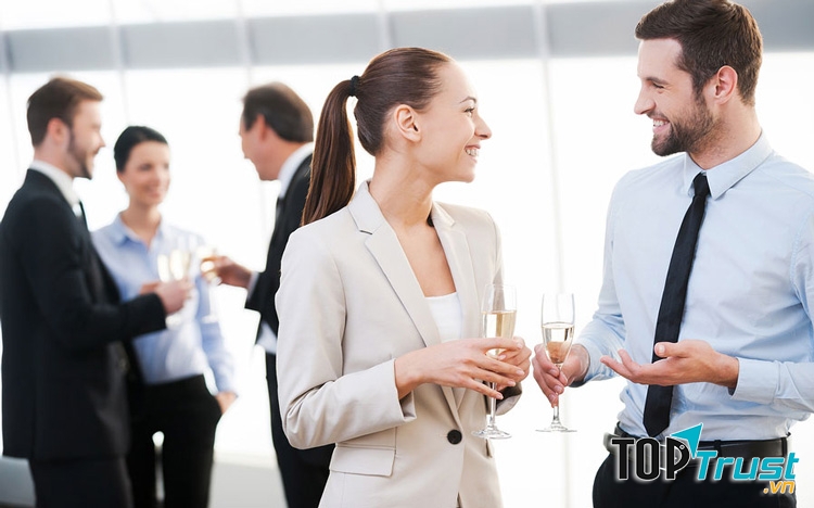 Tôn trọng nhân cách những người tiếp xúc với ta