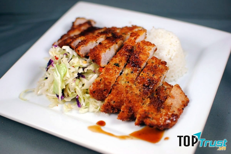 Tonkatsu là một món ăn đặc biệt của nền ẩm thực Nhật Bản (Nguồn: Sưu tầm)
