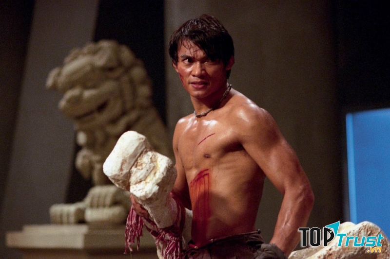 Tony Jaa có niềm đam mê võ thuật bẩm sinh ngay từ khi lên 10 tuổi