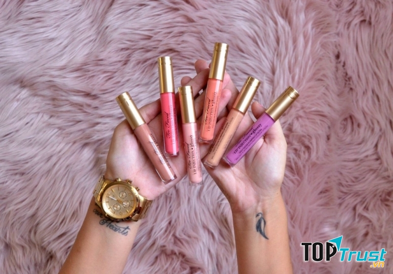 Too Faced Lip Injection Glossy với công thức dầu jojoba và bơ