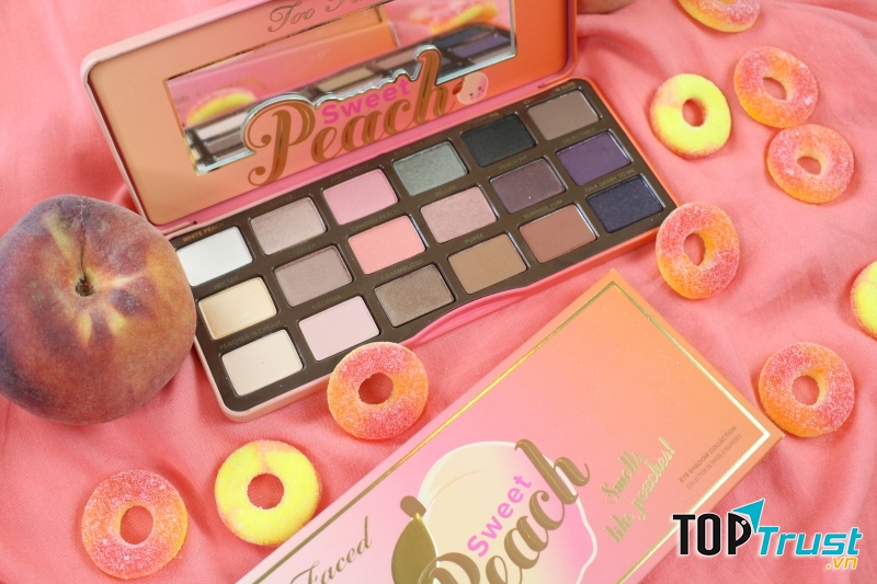 Phấn mắt Too Faced Sweet Peach Eyeshadow Palette với mùi hương dịu ngọt