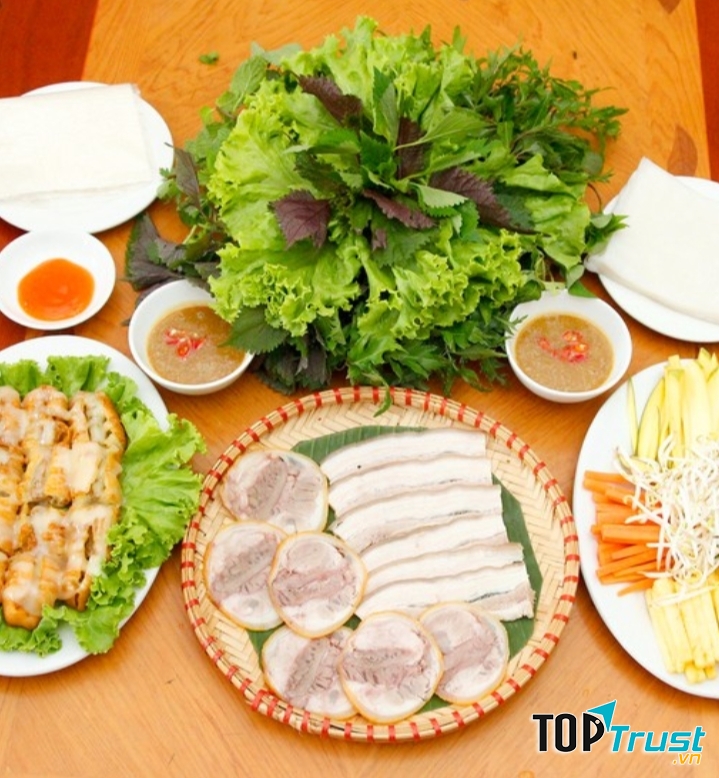 Bánh tráng cuốn thịt heo