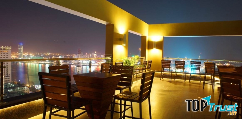 View quán rộng rãi không gian thơ mộng