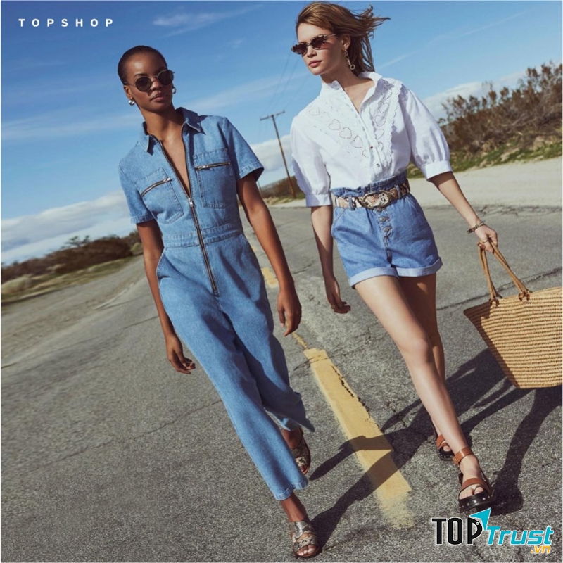 Những bộ sưu tập của Topshop thường có sự cách tân với kiểu dáng mới lạ, phong cách độc đáo hơn là thay đổi theo mùa